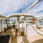 Nightboat Peniche בורדו