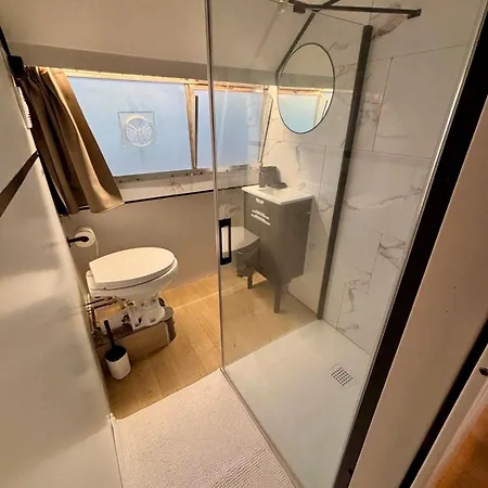 Nightboat Peniche * بوردو