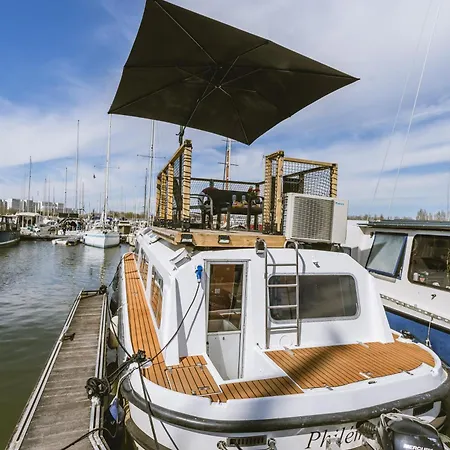 بوتيل Nightboat Peniche *