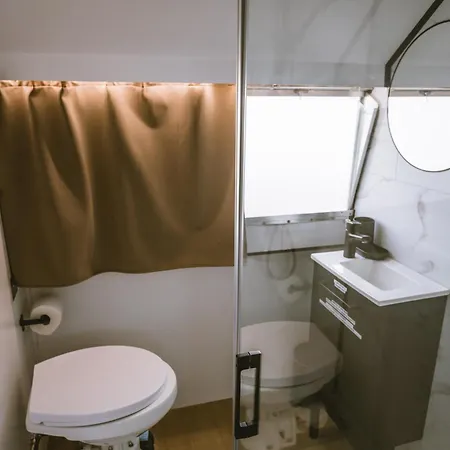 Botel Nightboat Peniche