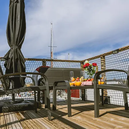 Båthotell Nightboat Peniche *
