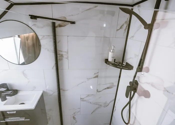 Nightboat Peniche Botel *