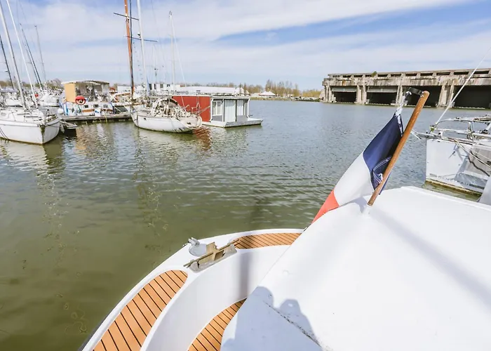 Botel Nightboat Peniche Bordeaux