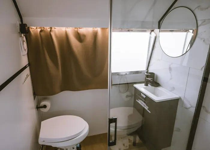 Botel Nightboat Peniche