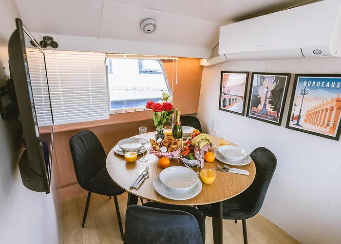 Nightboat Peniche 보트호텔 보르도