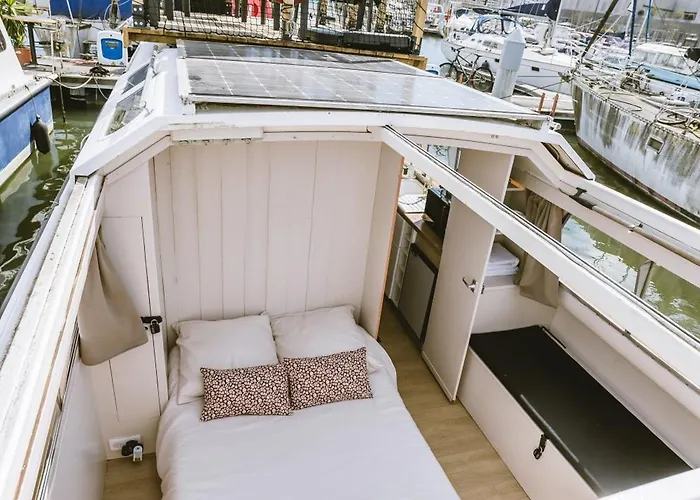보트호텔 Nightboat Peniche *
