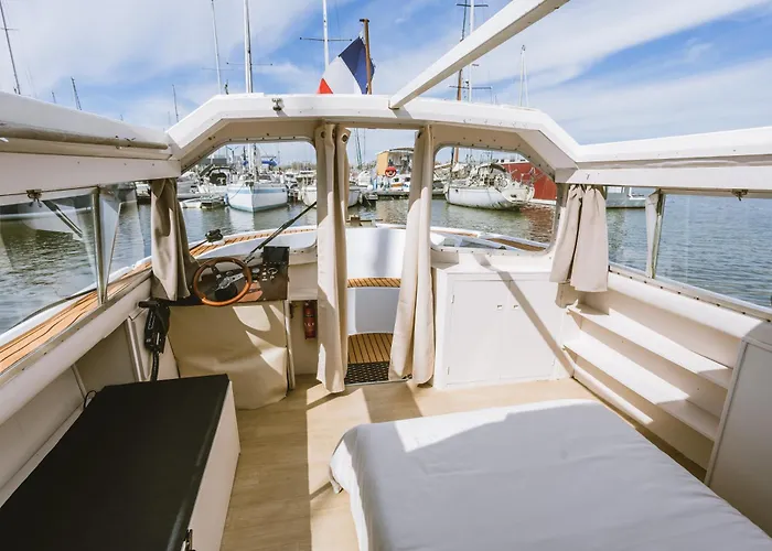 Nightboat Peniche 보트호텔 보르도