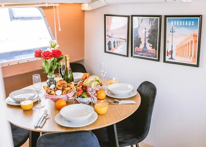 Bådhotel Nightboat Peniche *