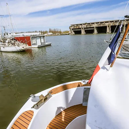Nightboat Peniche 船上ホテル *