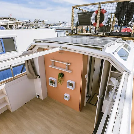 Nightboat Peniche 船上ホテル