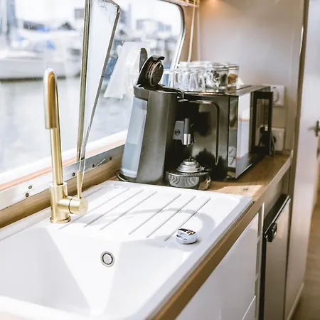 Nightboat Peniche ボルドー