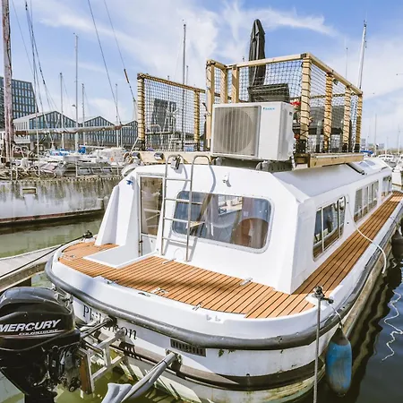 船上ホテル Nightboat Peniche ボルドー